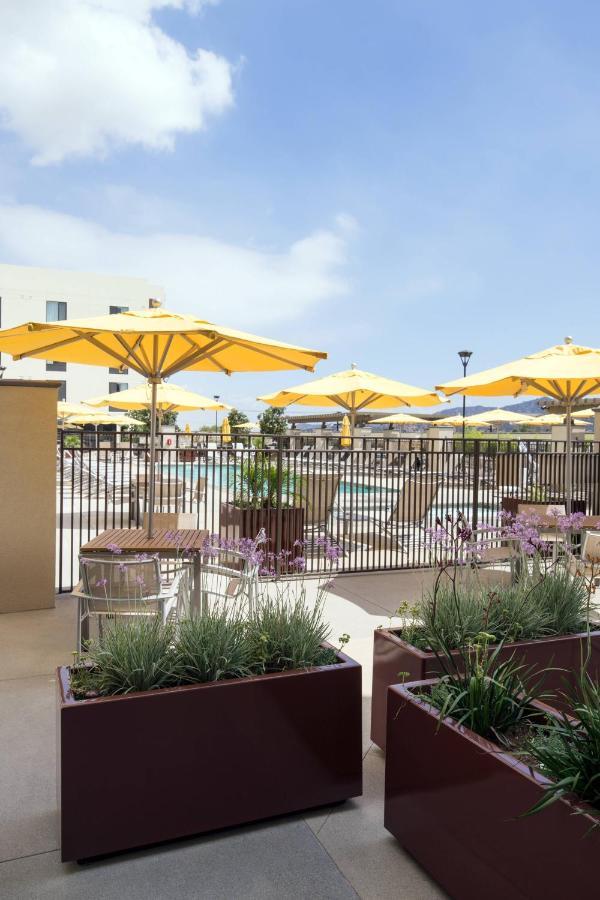 Springhill Suites By Marriott Los Angeles Burbank/Downtown Exterior foto